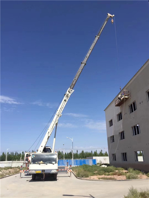 桃城区“轻装强干”—— 吊车的 “轻量化臂架” 技术